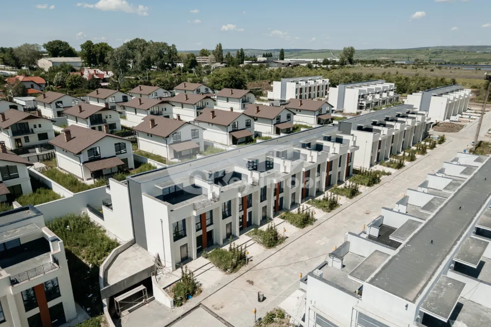 Таунхаус, КОЖУШНА