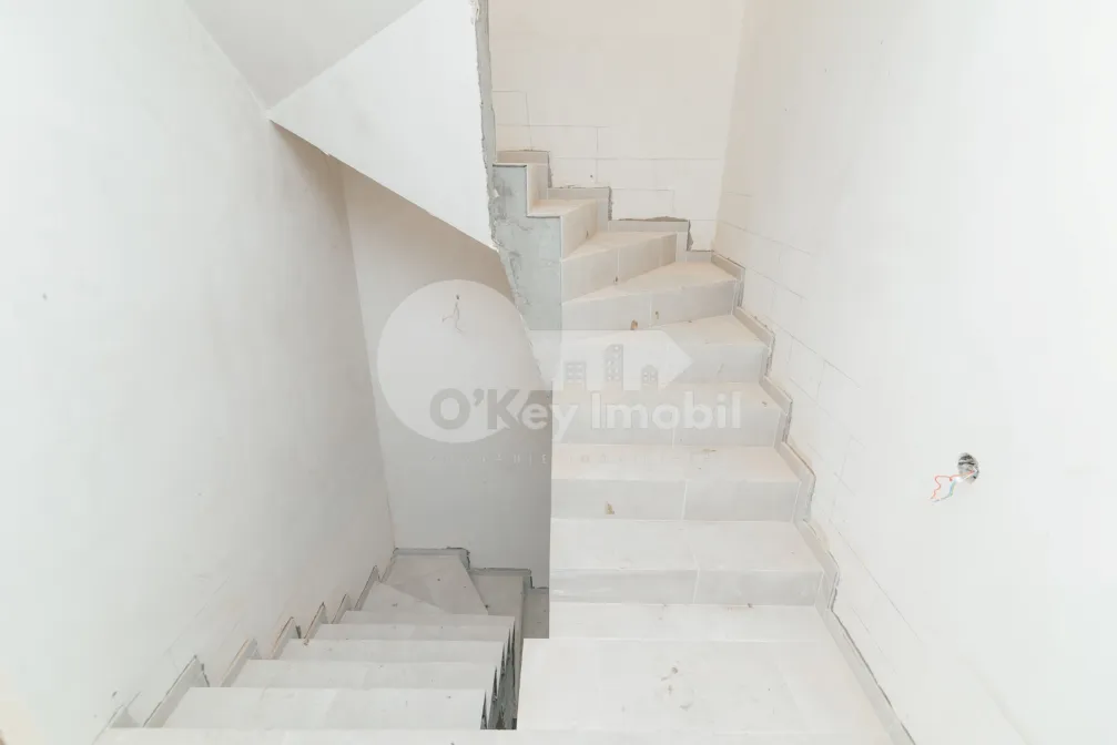 Таунхаус, КОЖУШНА