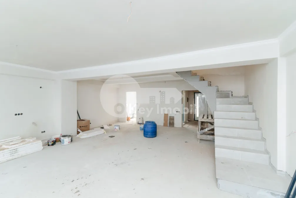 Таунхаус, КОЖУШНА