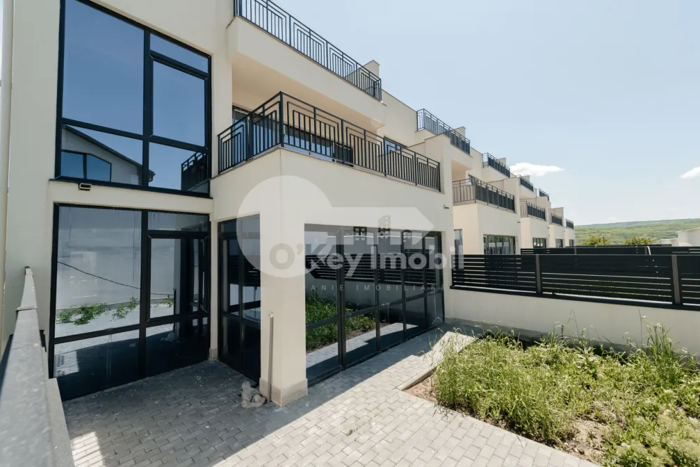 Таунхаус, КОЖУШНА