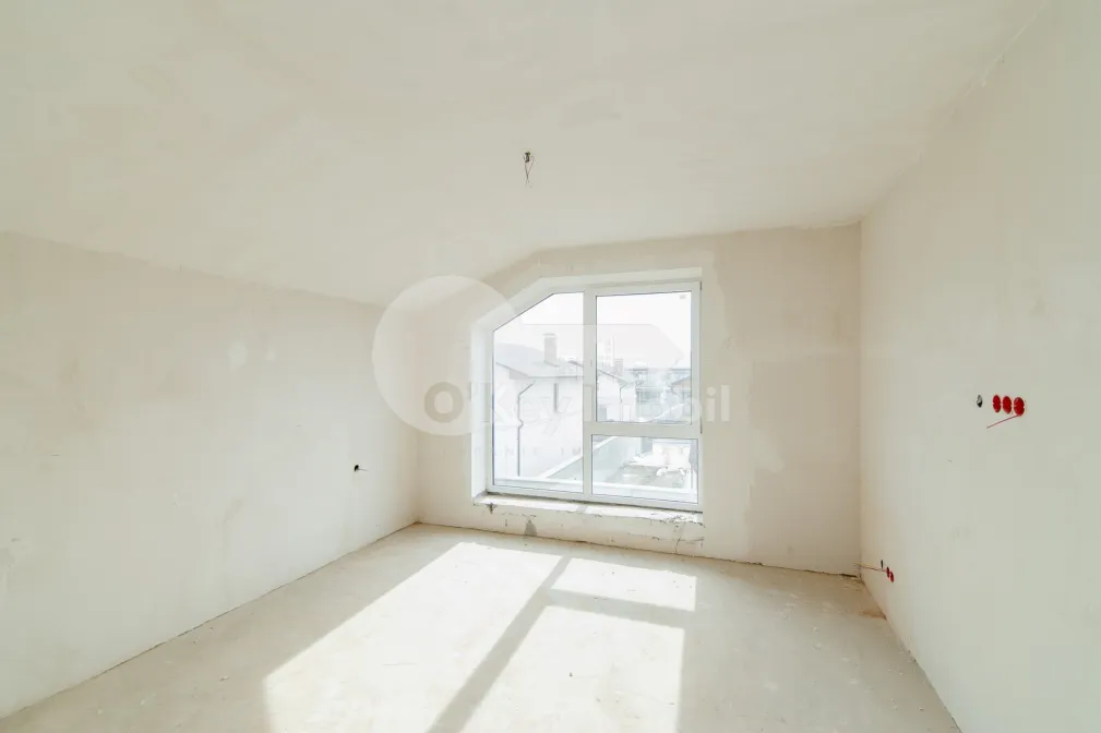 Дом, КОЖУШНА