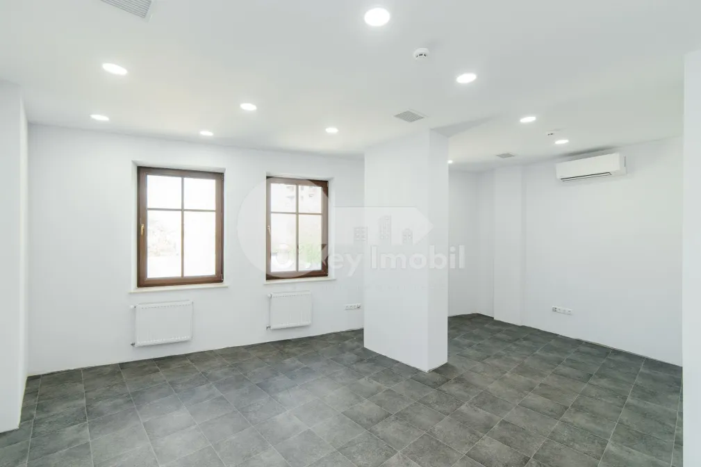 Офис, Центр, Б. П. ХАЖДЕУ