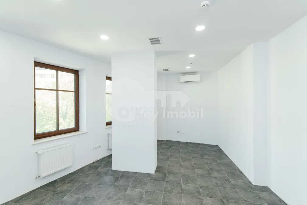 Офис, Центр, Б. П. ХАЖДЕУ