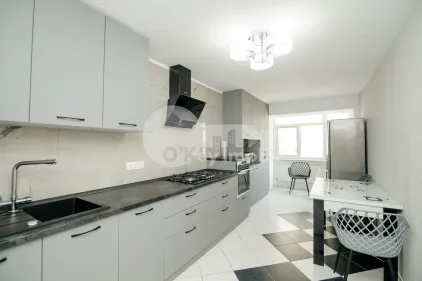 Apartament, Centru, PETRU MOVILĂ