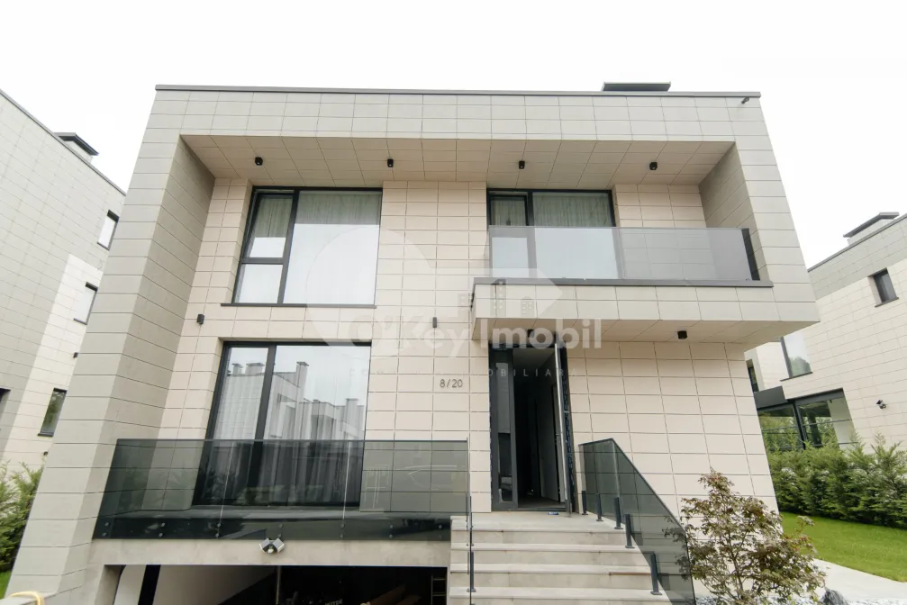 Casă, Botanica, PĂȘUNILOR