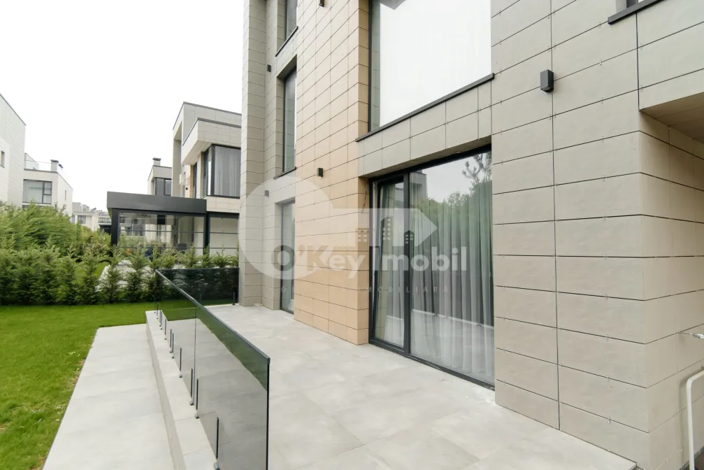 Casă, Botanica, PĂȘUNILOR