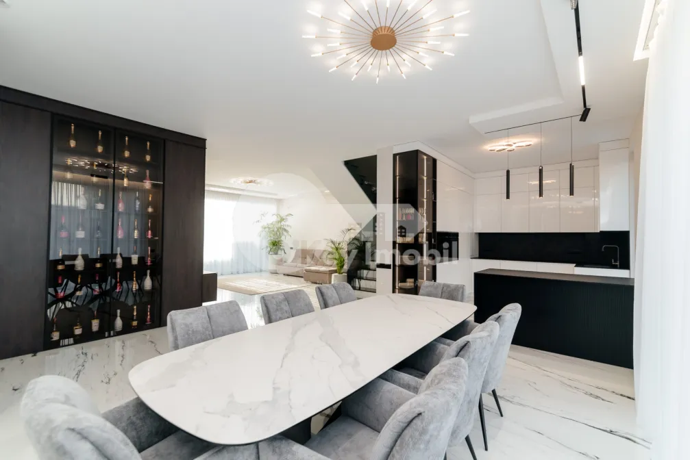 Duplex, Botanica, PĂȘUNILOR