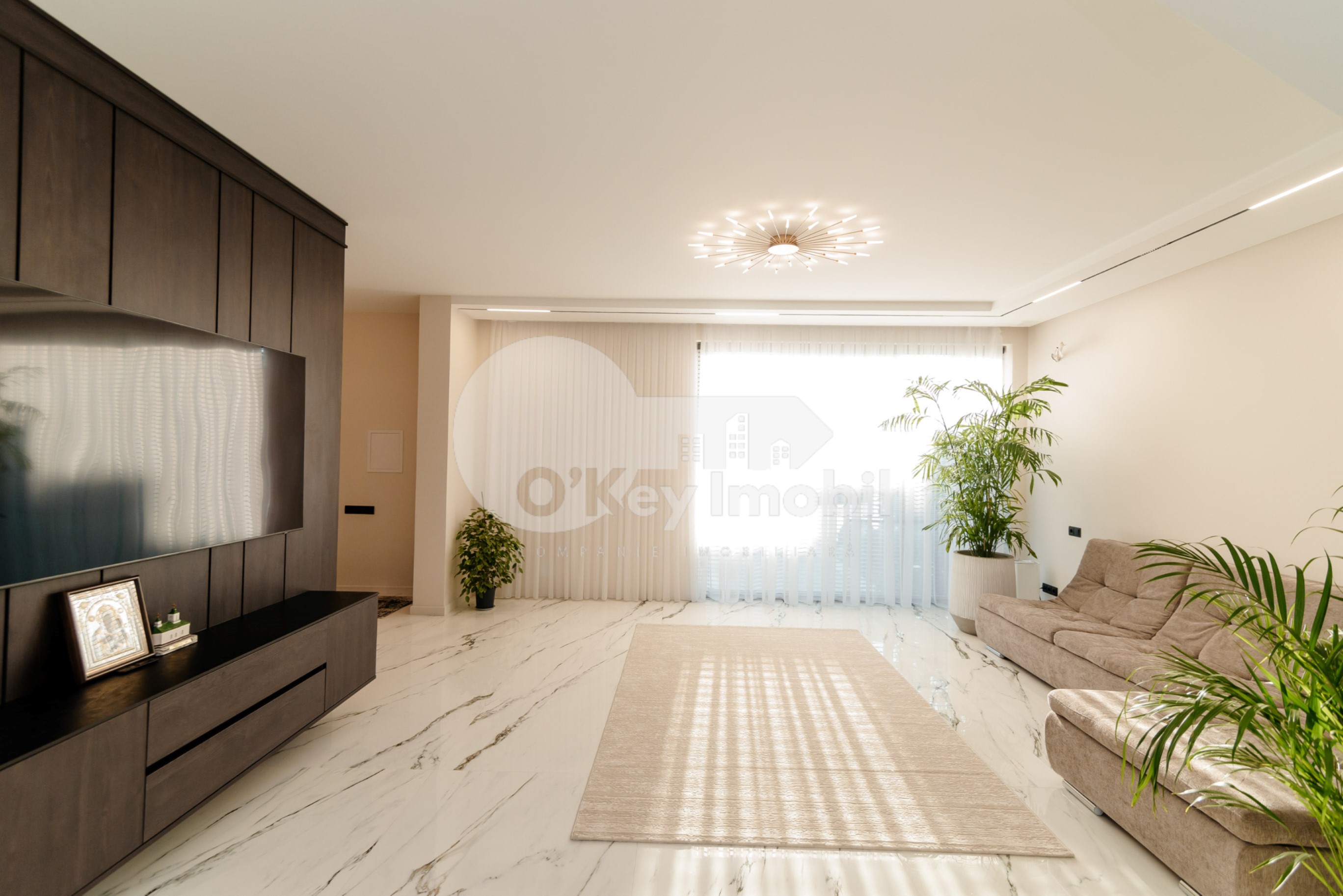 Duplex, Botanica, PĂȘUNILOR