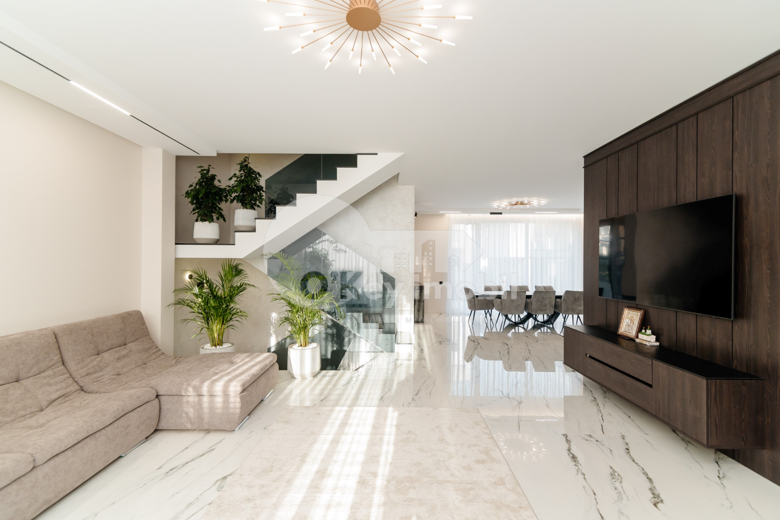 Duplex, Botanica, PĂȘUNILOR