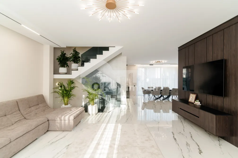 Duplex, Botanica, PĂȘUNILOR