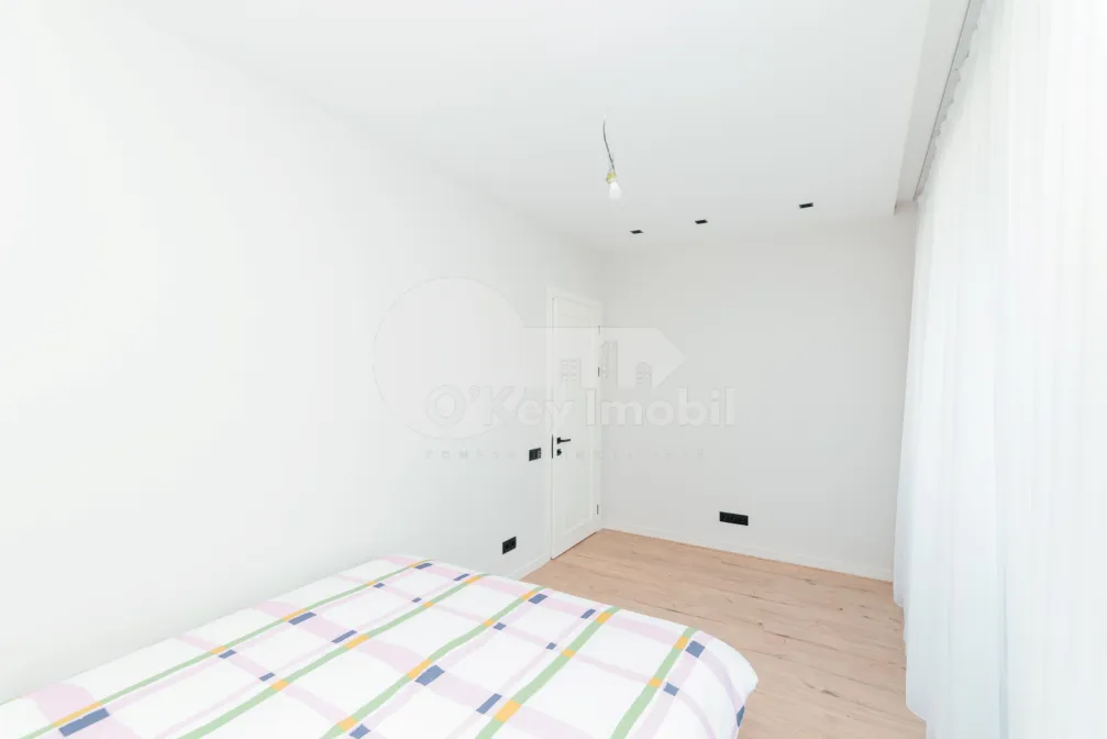 Duplex, Botanica, PĂȘUNILOR