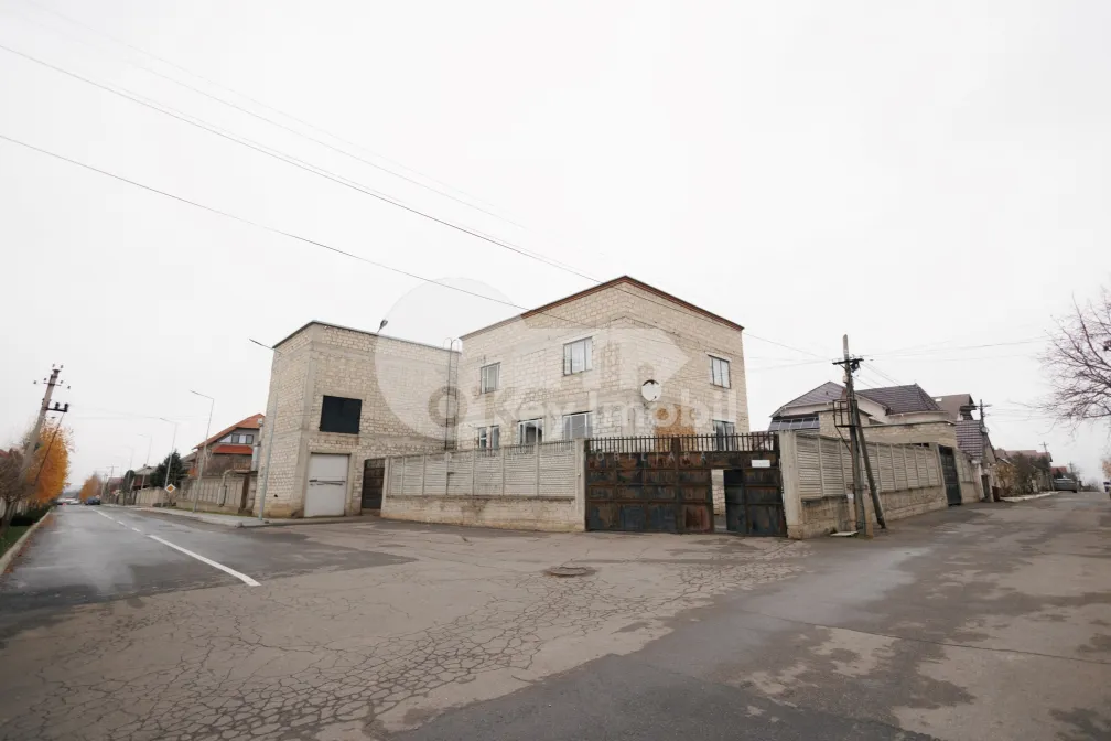 Spațiu comercial, STĂUCENI