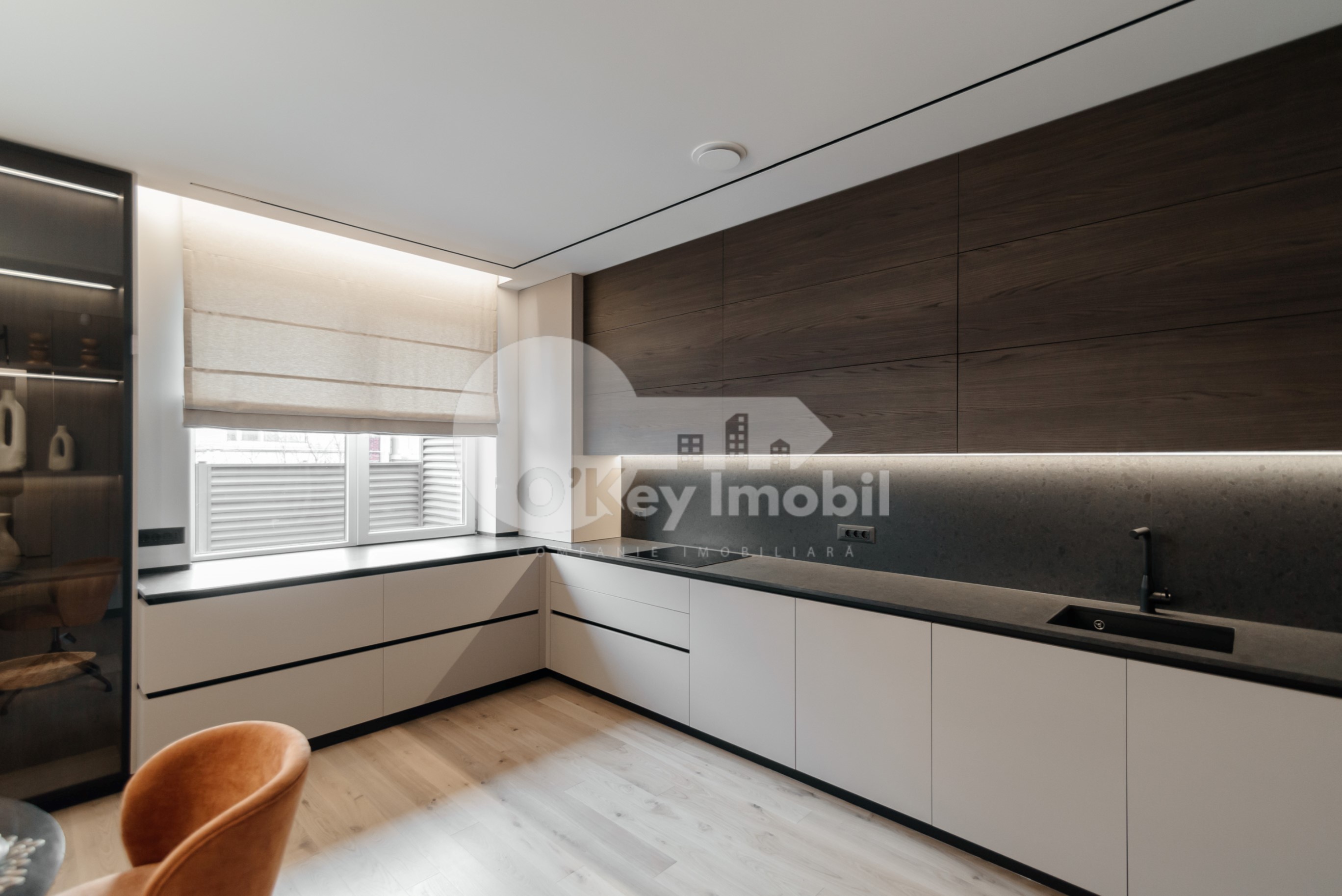 Casă, Centru, LACULUI