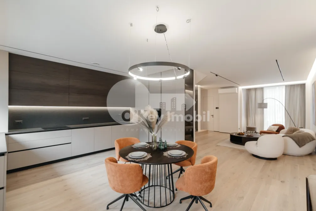 Casă, Centru, LACULUI