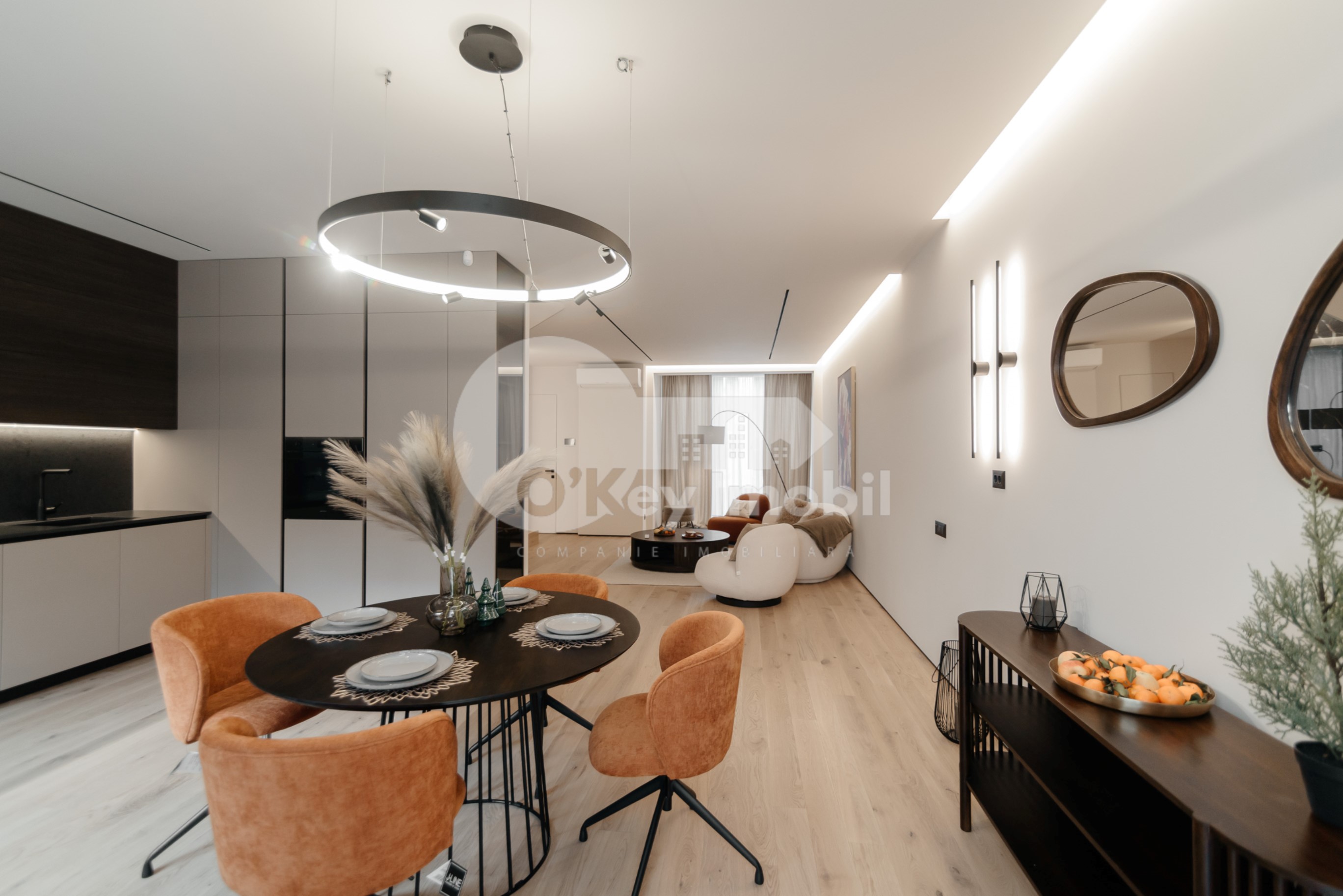 Casă, Centru, LACULUI