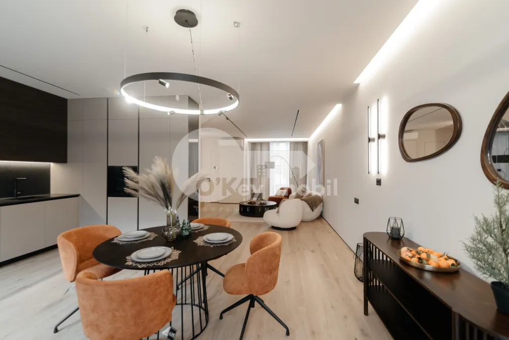 Casă, Centru, LACULUI