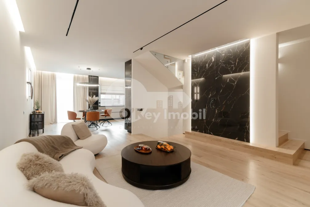 Casă, Centru, LACULUI