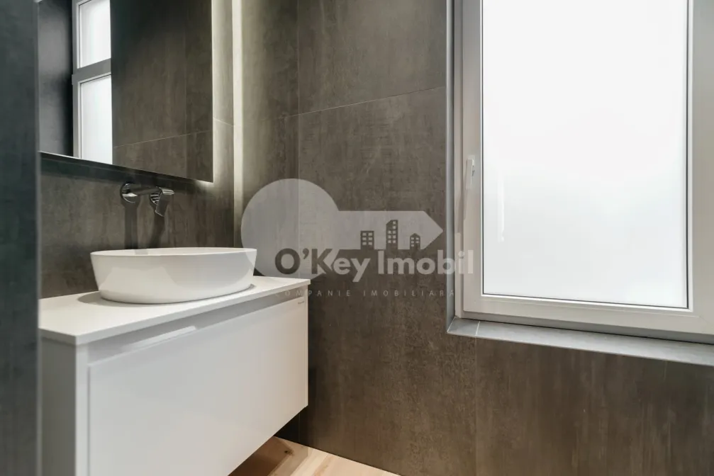 Casă, Centru, LACULUI