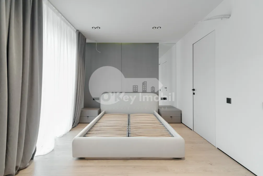 Casă, Centru, LACULUI