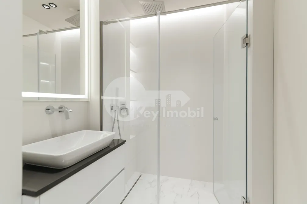 Casă, Centru, LACULUI