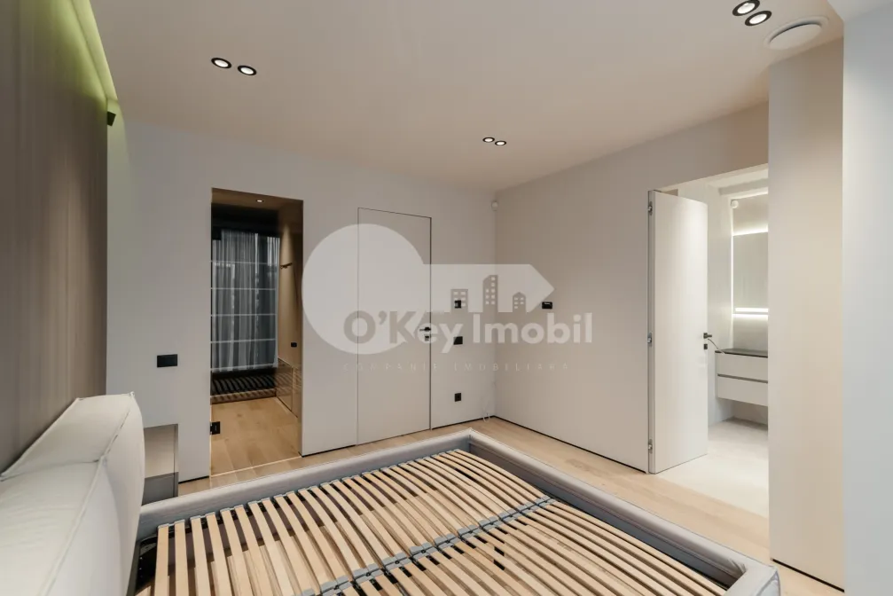 Casă, Centru, LACULUI