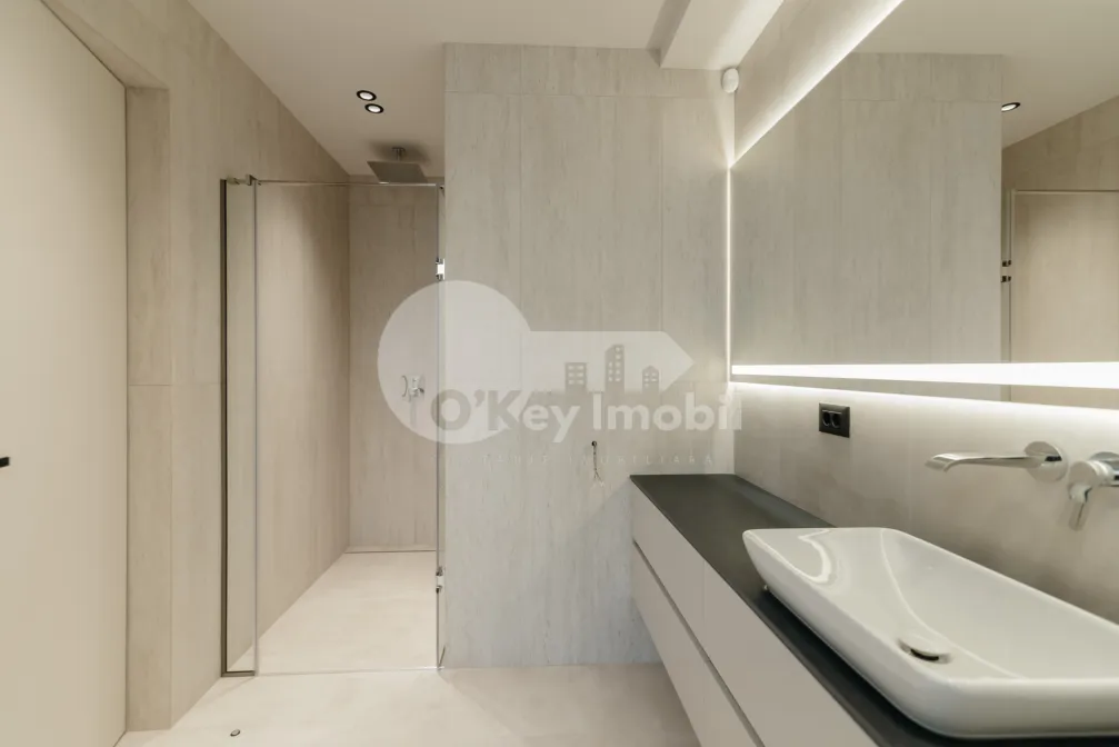 Casă, Centru, LACULUI