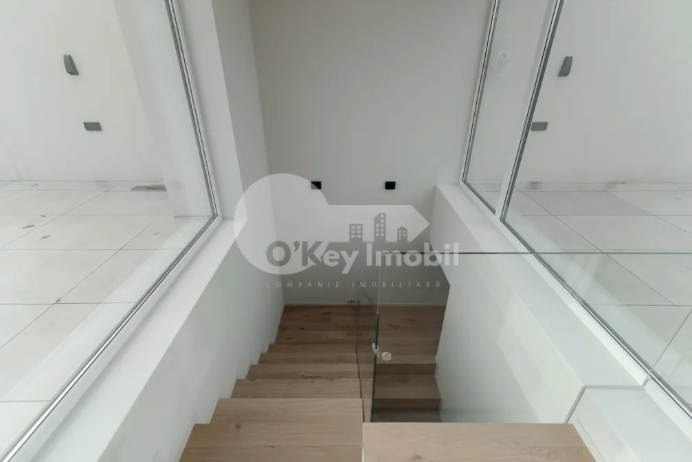 Casă, Centru, LACULUI