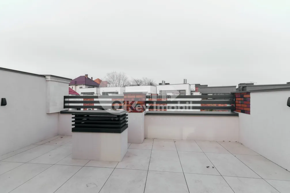 Casă, Centru, LACULUI