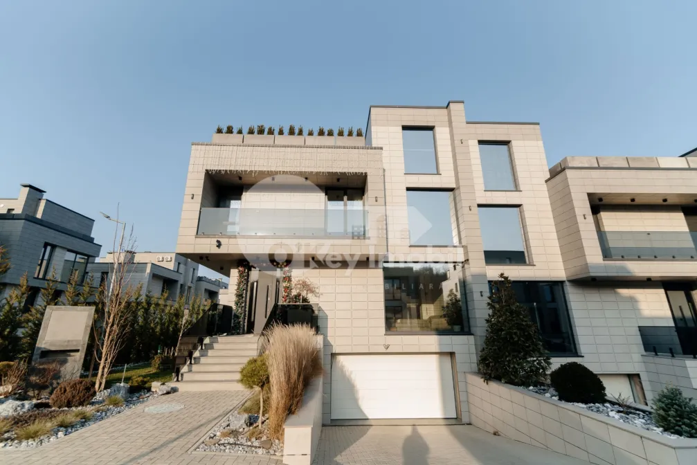 Дом, Ботаника, ПЭШУНИЛОР