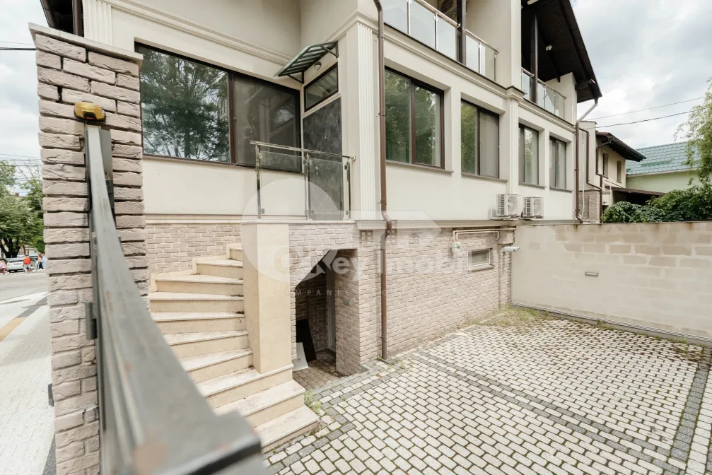 Oficiu, Centru, SFATUL ȚĂRII