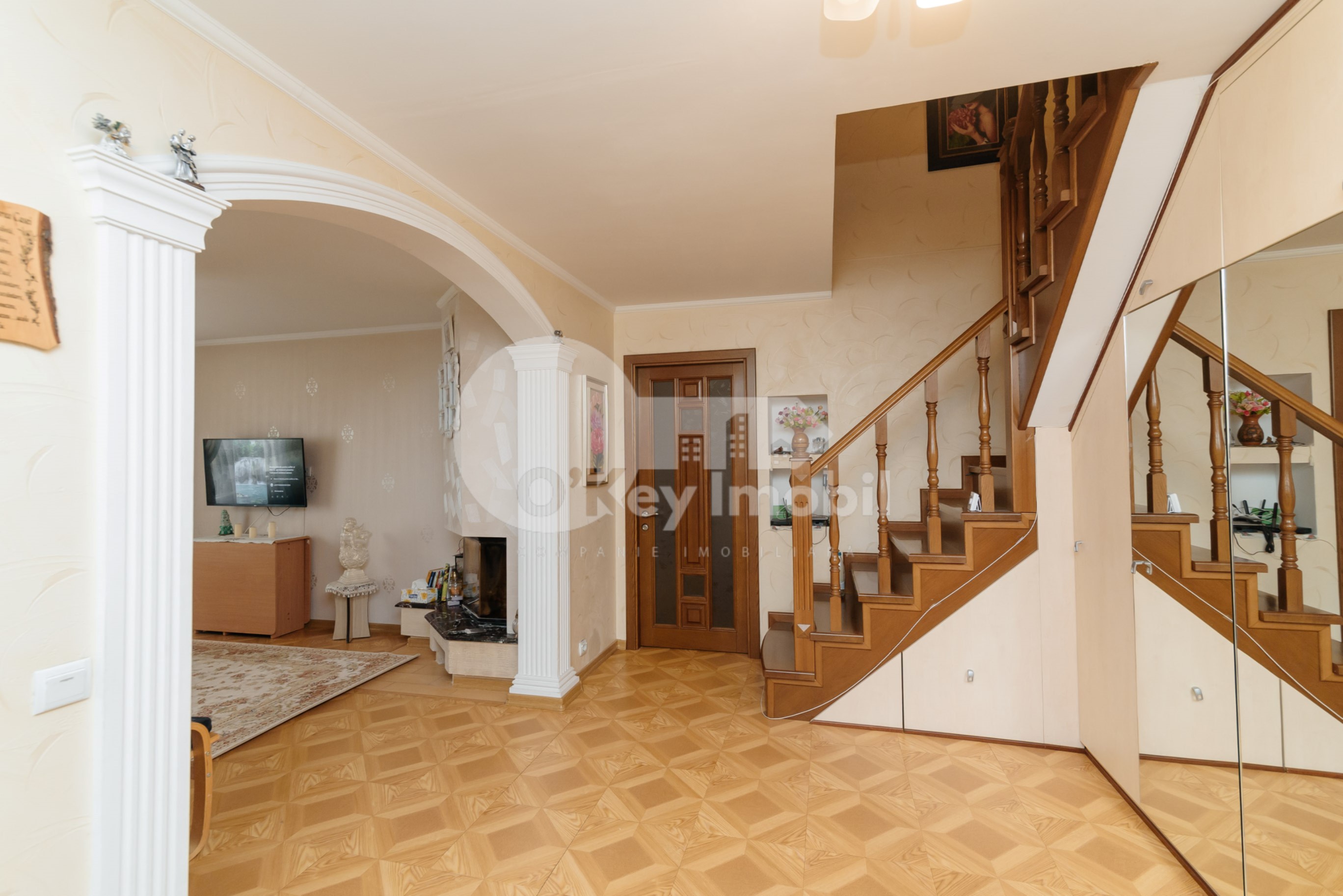 Apartament, Poșta Veche, CEUCARI