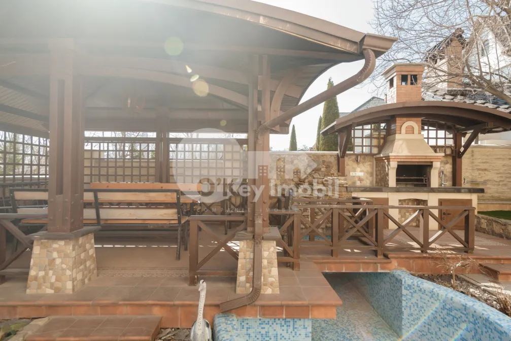 Дом, Чеканы, ДЖИНТА ЛАТИНЭ