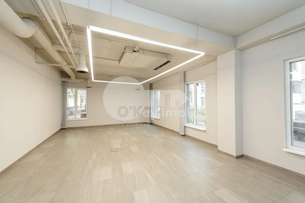 Oficiu, Centru, LEV TOLSTOI