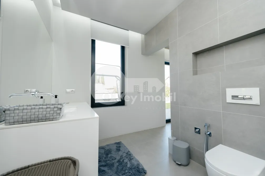 Casă, Centru, CAIȘILOR