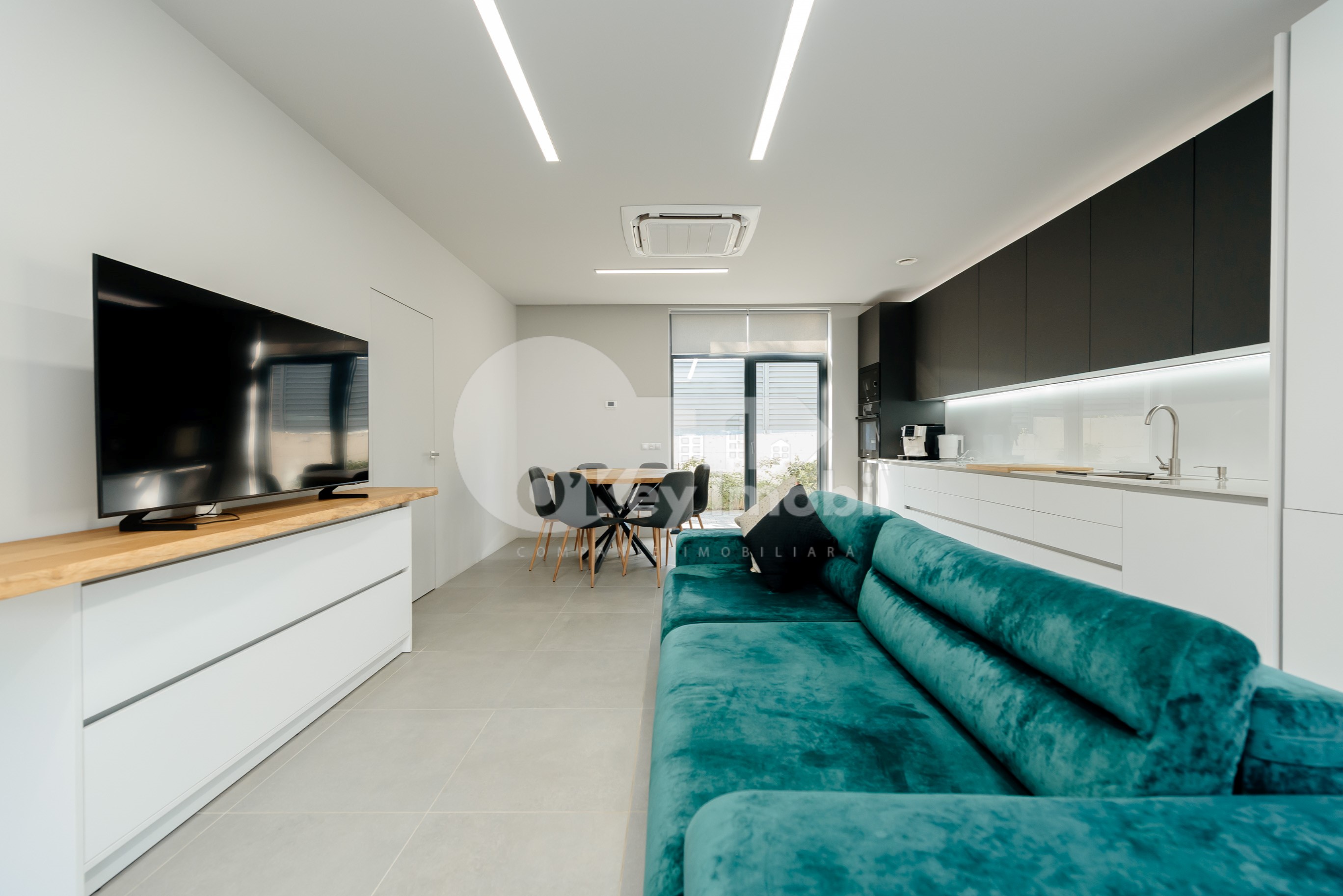 Casă, Centru, CAIȘILOR