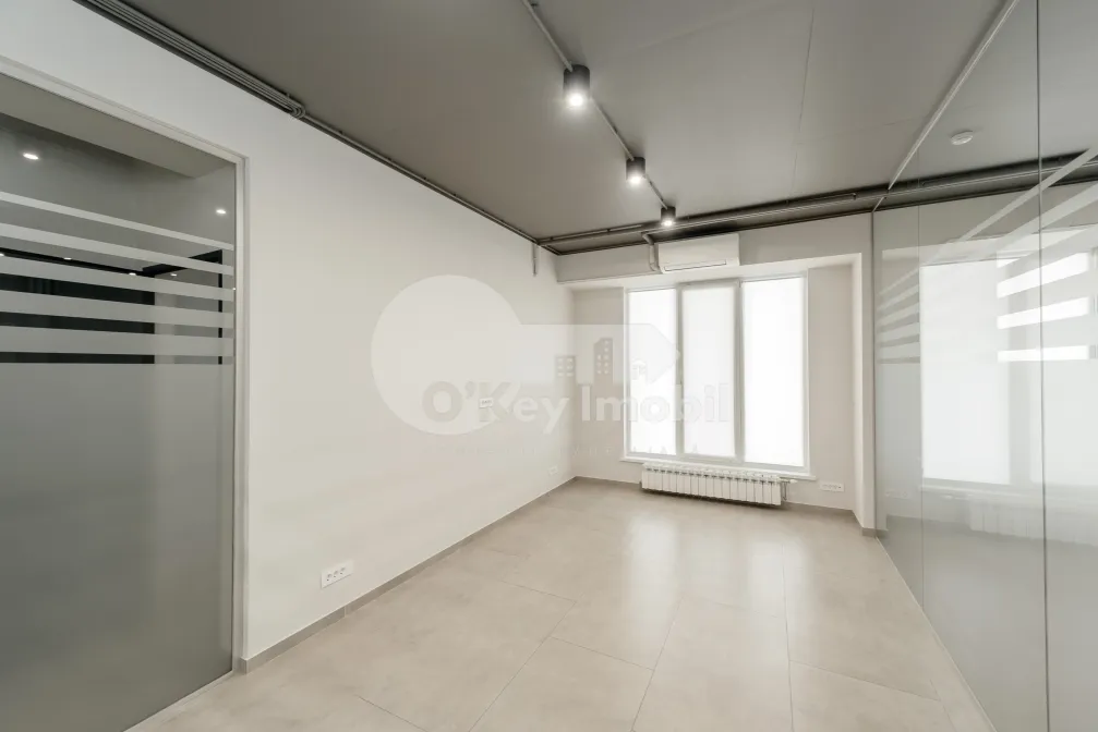 Комм. помещение, Центр, М. ВАРЛААМ