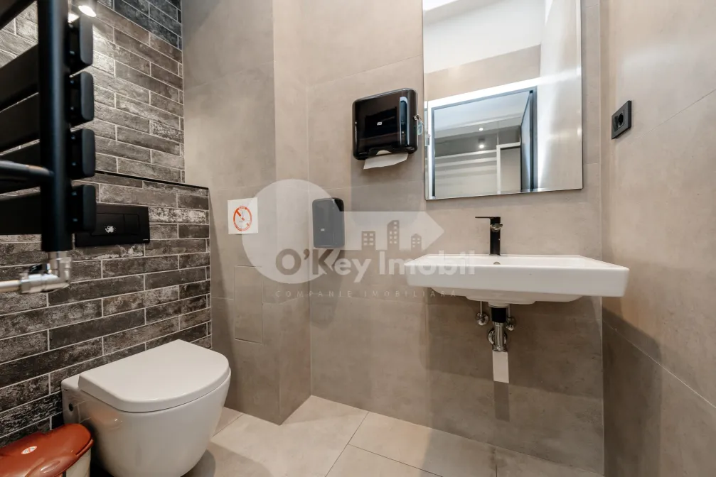 Комм. помещение, Центр, М. ВАРЛААМ