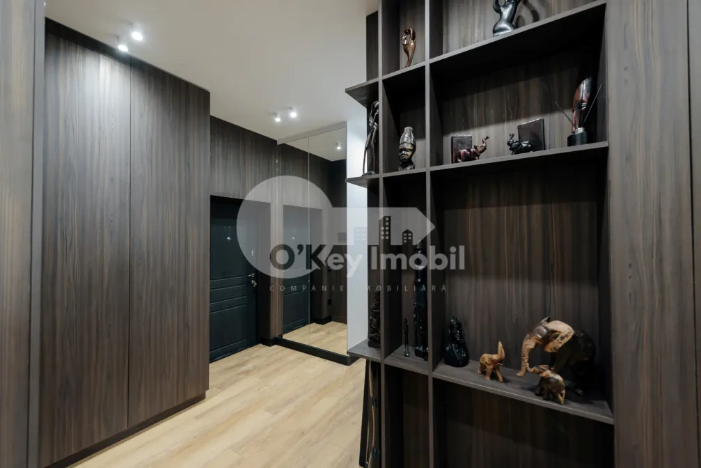 Пентхаус, Чеканы, МИРЧА ЧЕЛ БЭТРЫН