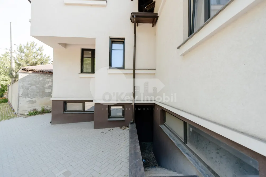 Spațiu comercial, Centru, ALEXANDRU LĂPUȘNEANU