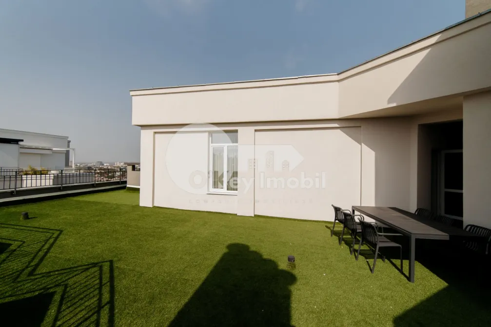 Penthouse, Centru, MELESTIU