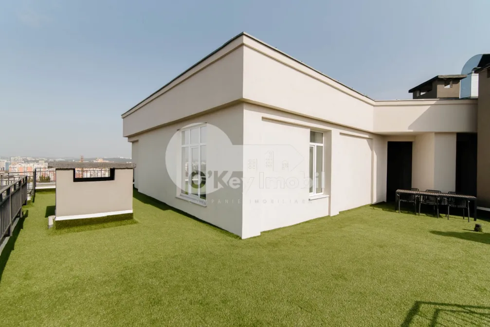 Penthouse, Centru, MELESTIU