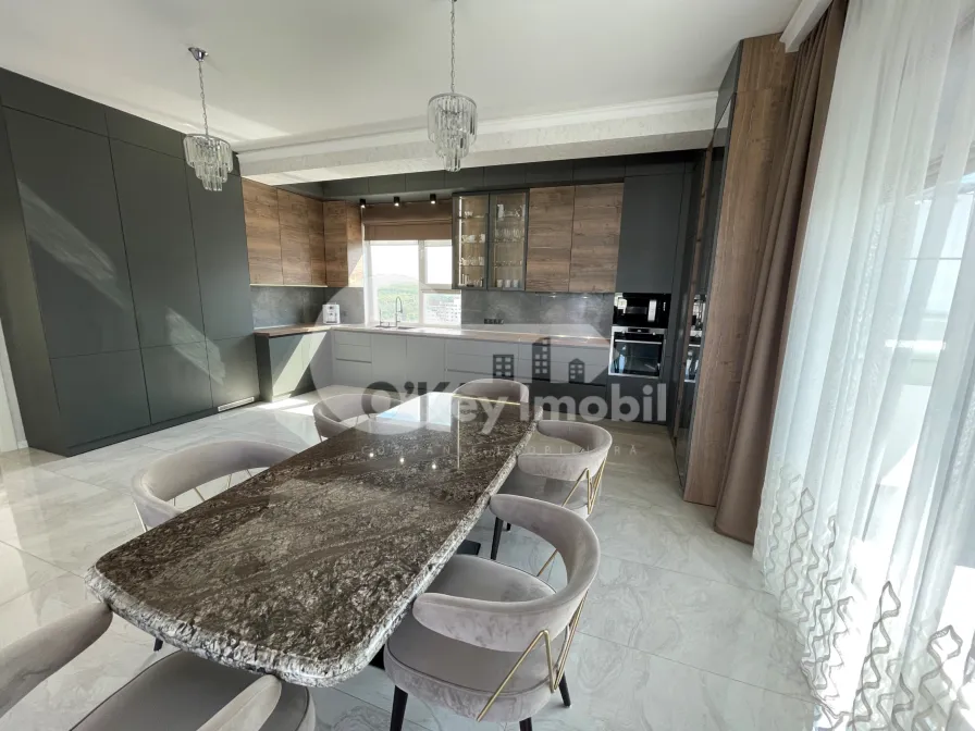 Penthouse, Botanica, BUREBISTA