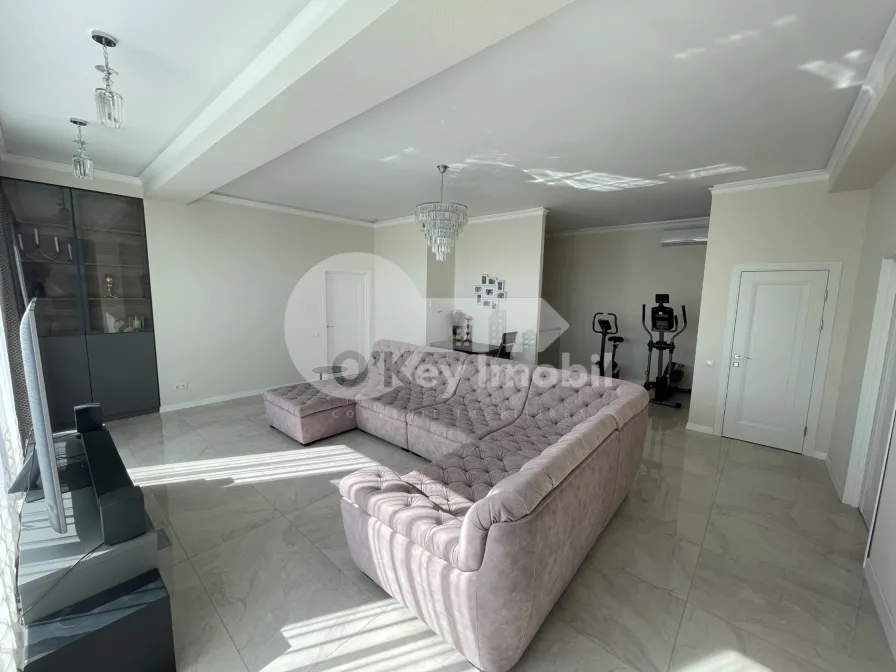 Penthouse, Botanica, BUREBISTA