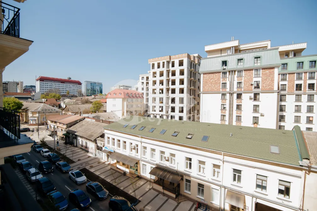 Oficiu, Centru, MIHAI EMINESCU