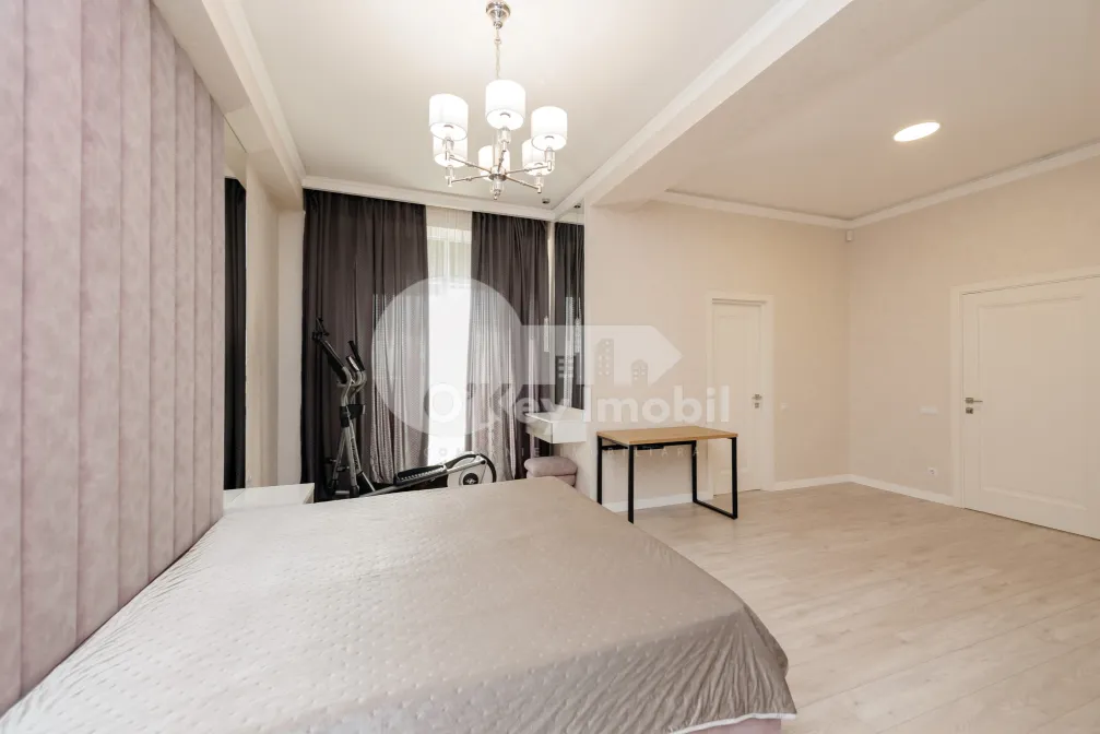 Penthouse, Botanica, BUREBISTA