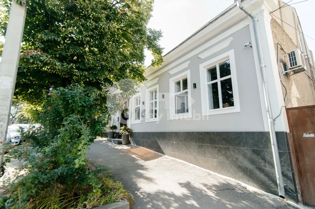 Oficiu, Centru, MIHAI EMINESCU