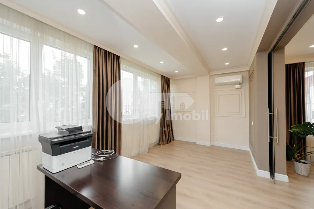 Apartament, Centru, SERGHEI LAZO