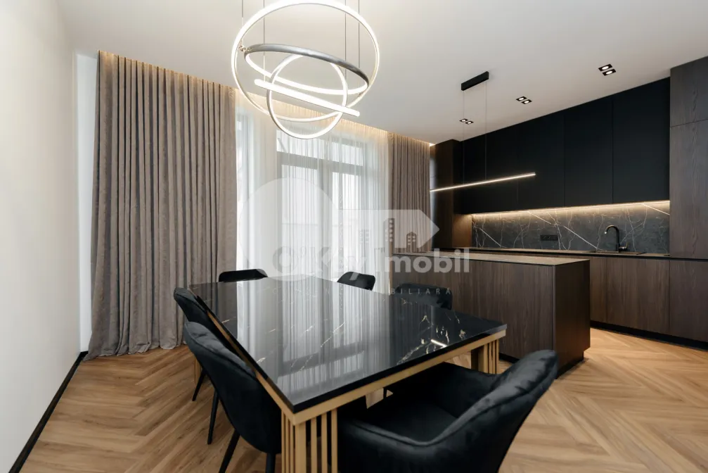 Townhouse, Centru, DÎMBULUI