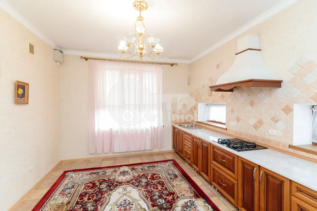 Casă, Centru, DÎMBULUI