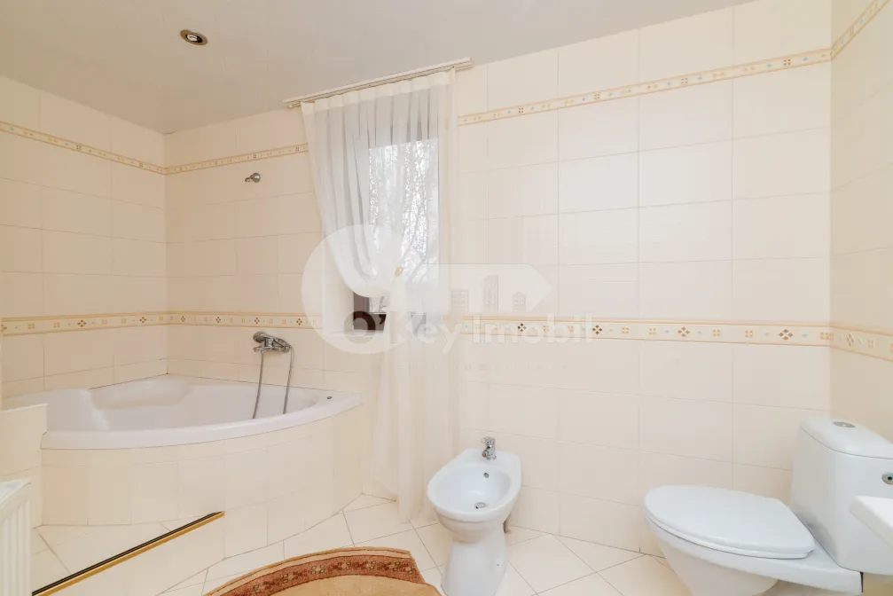 Casă, Centru, DÎMBULUI